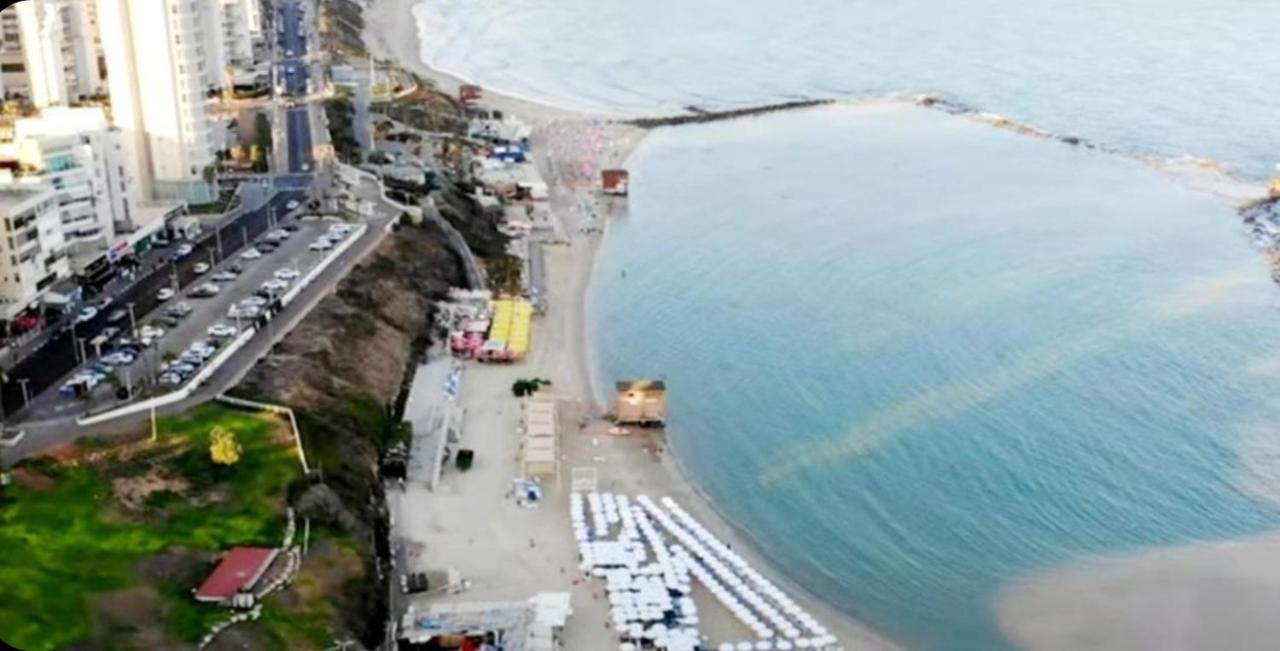 Beachfront Studio Apartment Bat Yam 412 Bagian luar foto