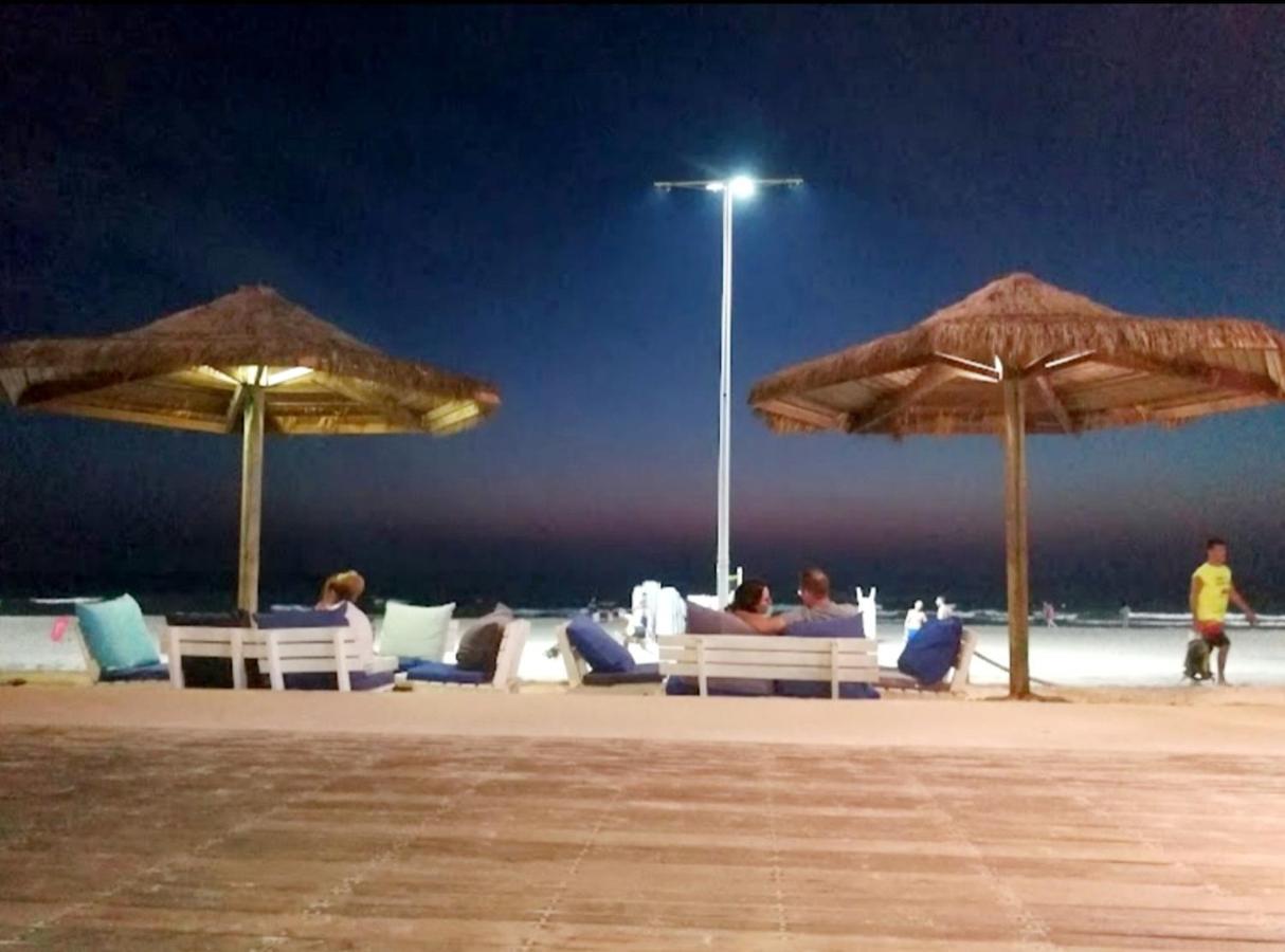 Beachfront Studio Apartment Bat Yam 412 Bagian luar foto