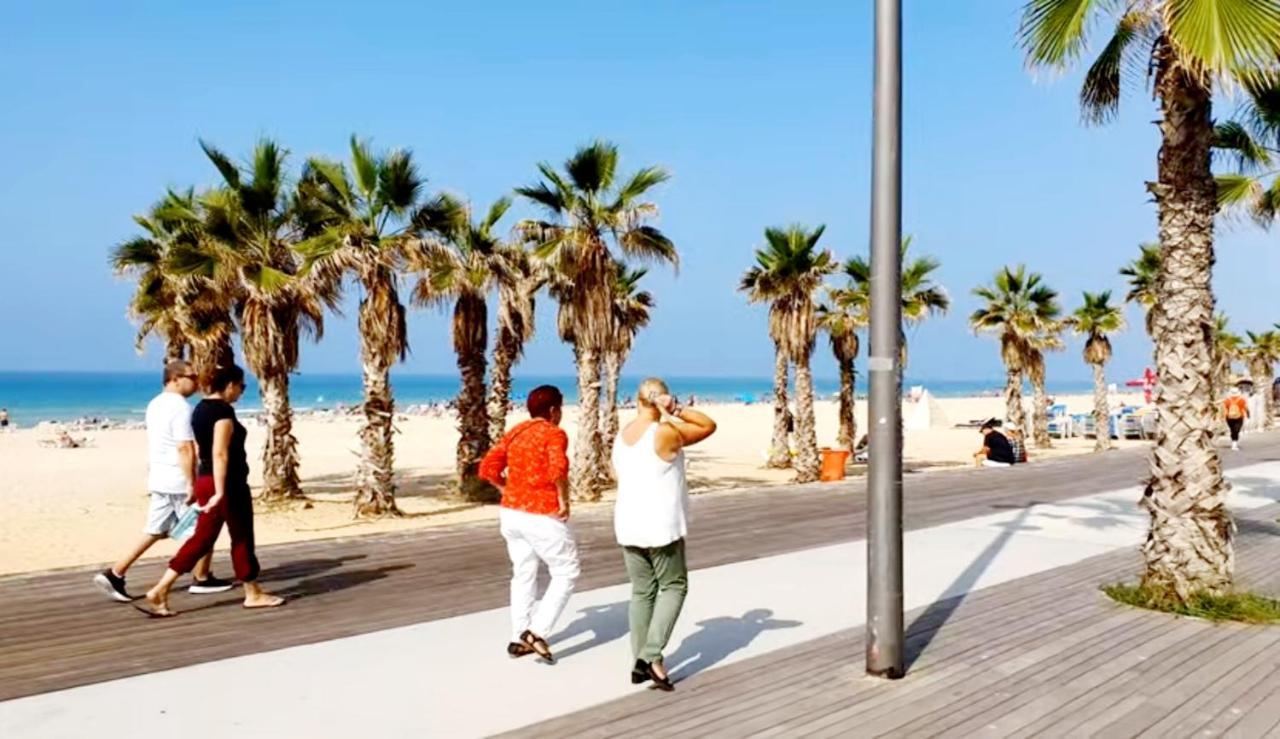 Beachfront Studio Apartment Bat Yam 412 Bagian luar foto