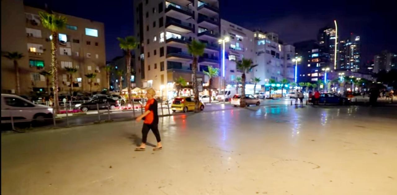 Beachfront Studio Apartment Bat Yam 412 Bagian luar foto