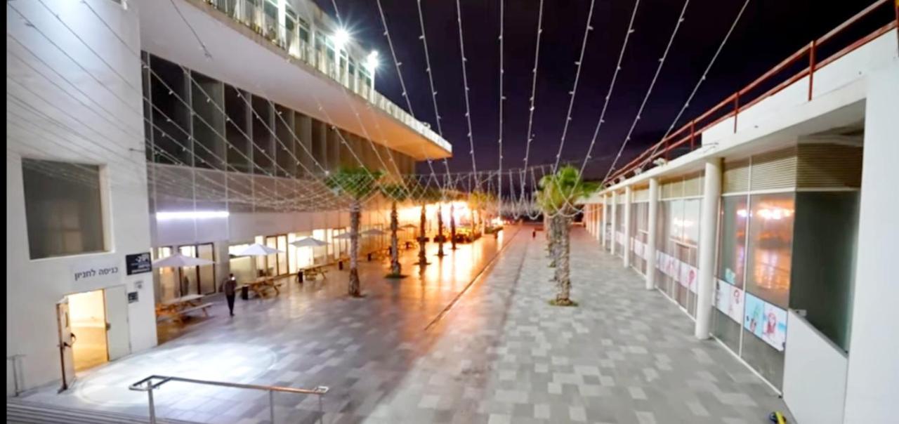 Beachfront Studio Apartment Bat Yam 412 Bagian luar foto