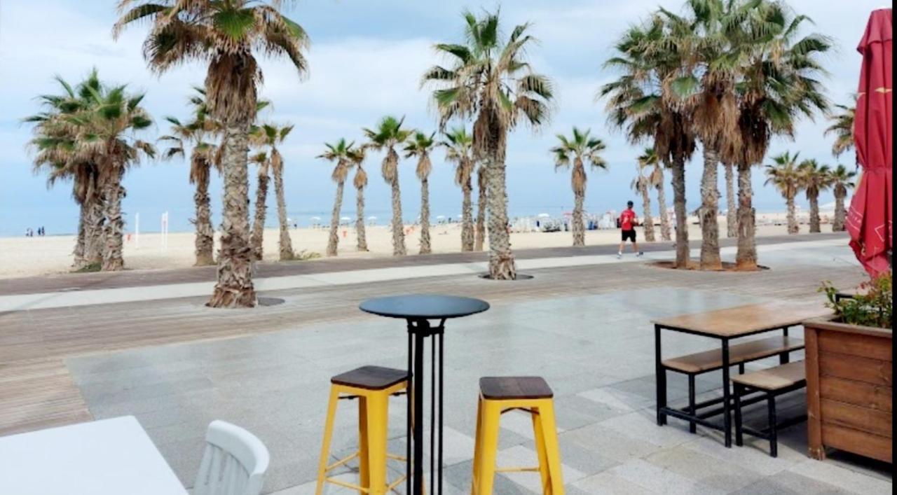 Beachfront Studio Apartment Bat Yam 412 Bagian luar foto