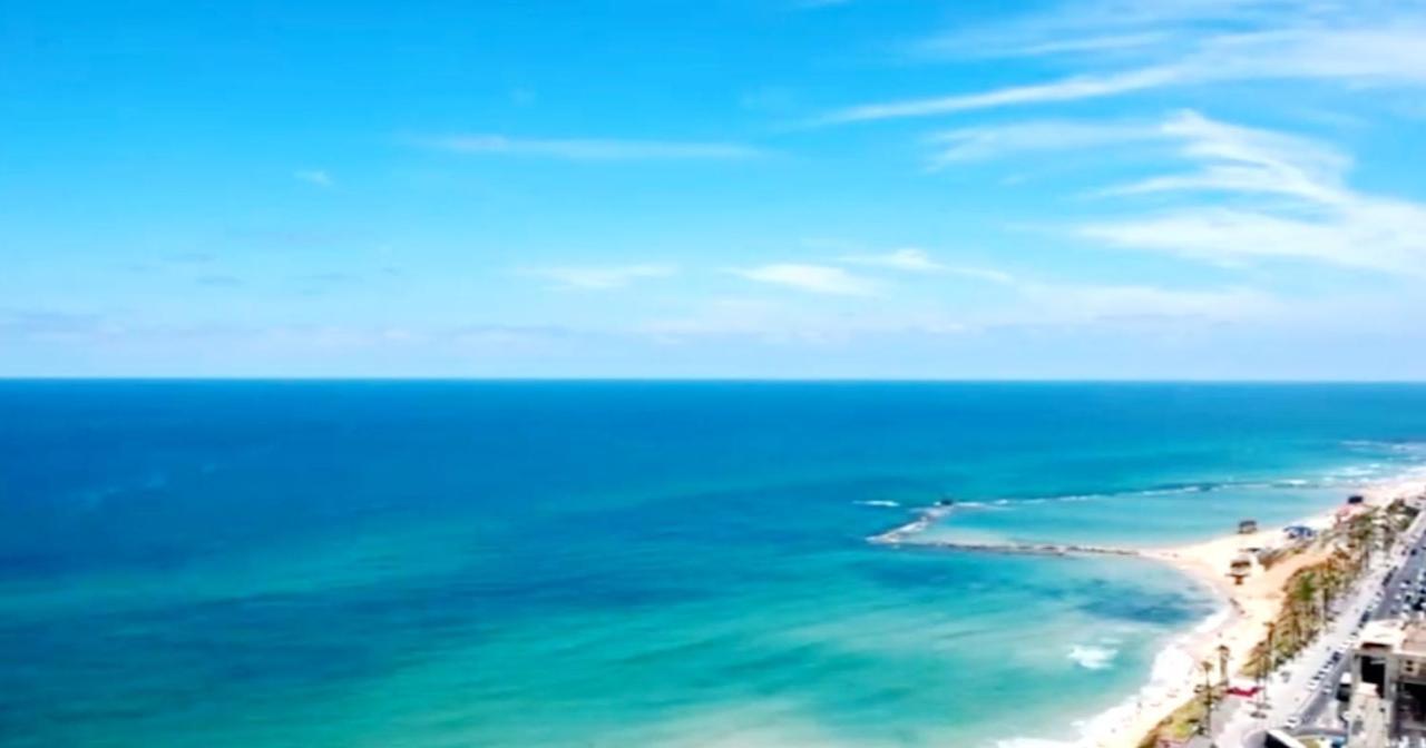 Beachfront Studio Apartment Bat Yam 412 Bagian luar foto