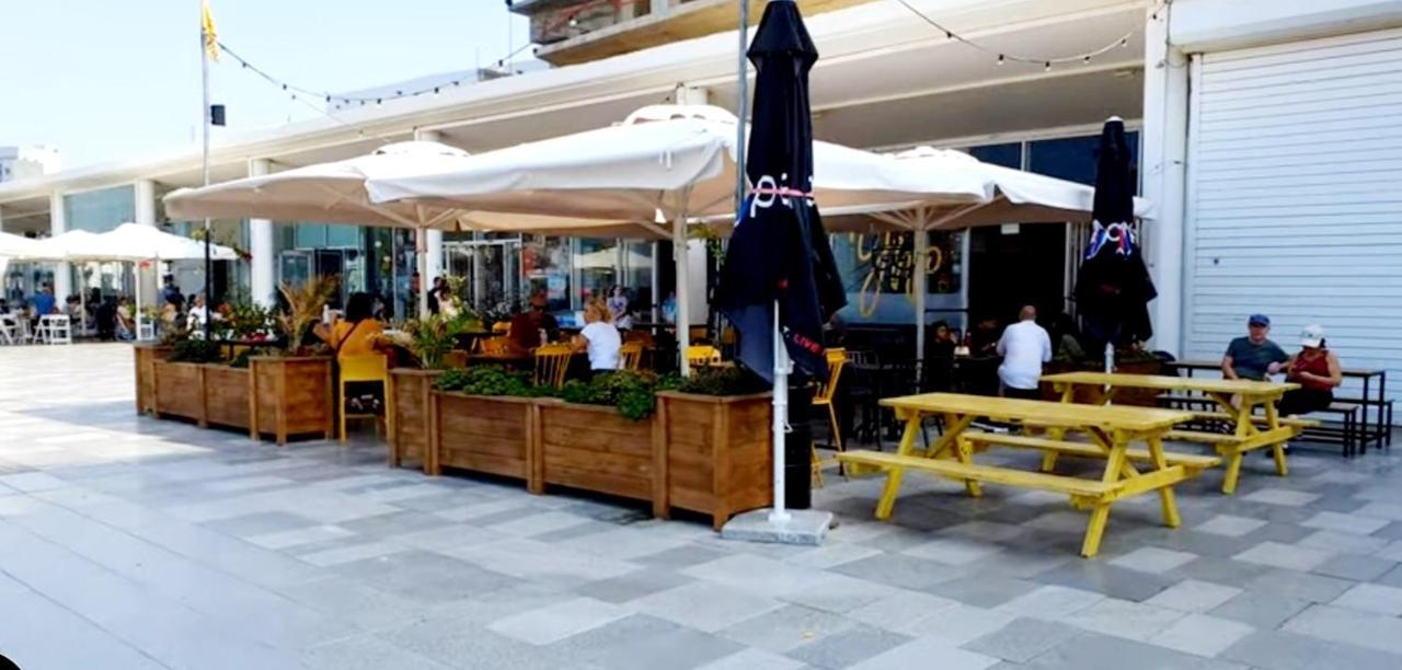 Beachfront Studio Apartment Bat Yam 412 Bagian luar foto