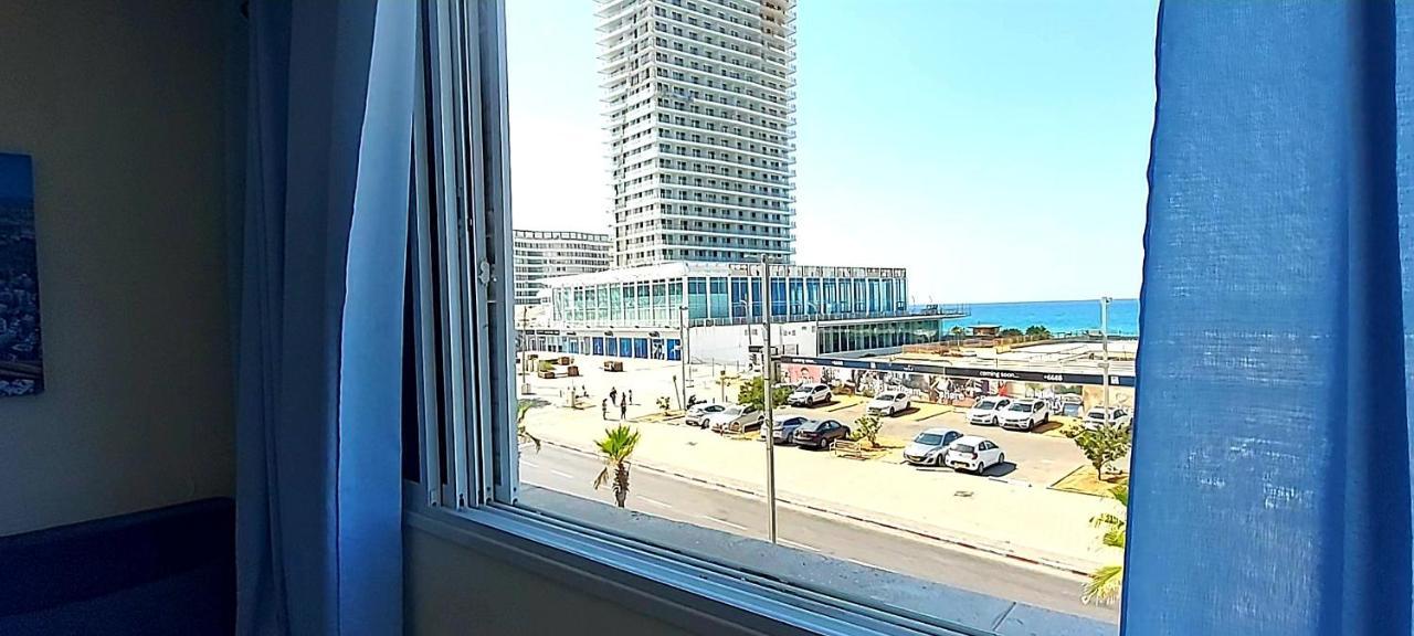 Beachfront Studio Apartment Bat Yam 412 Bagian luar foto