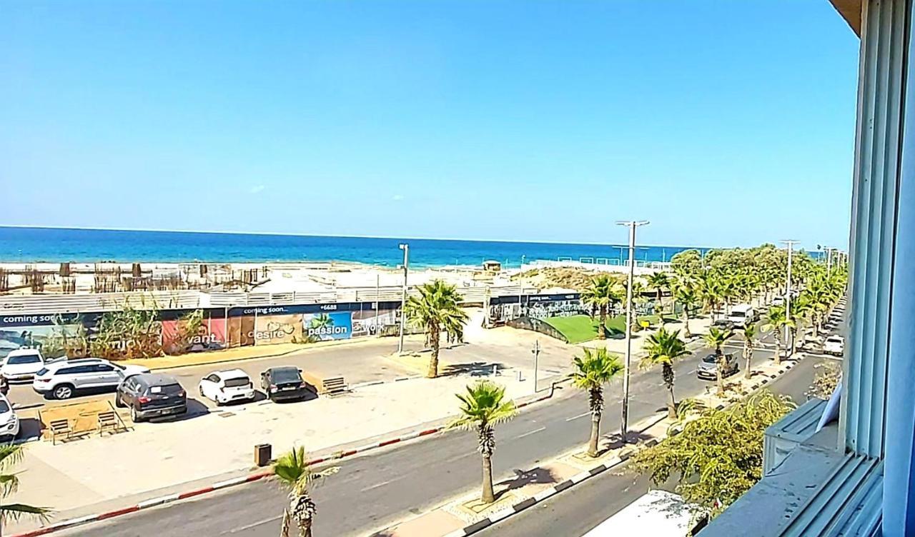 Beachfront Studio Apartment Bat Yam 412 Bagian luar foto